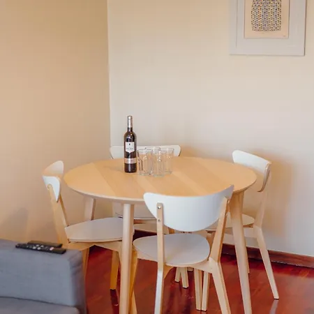 Bright Boavista With Terrace By Homing Porto